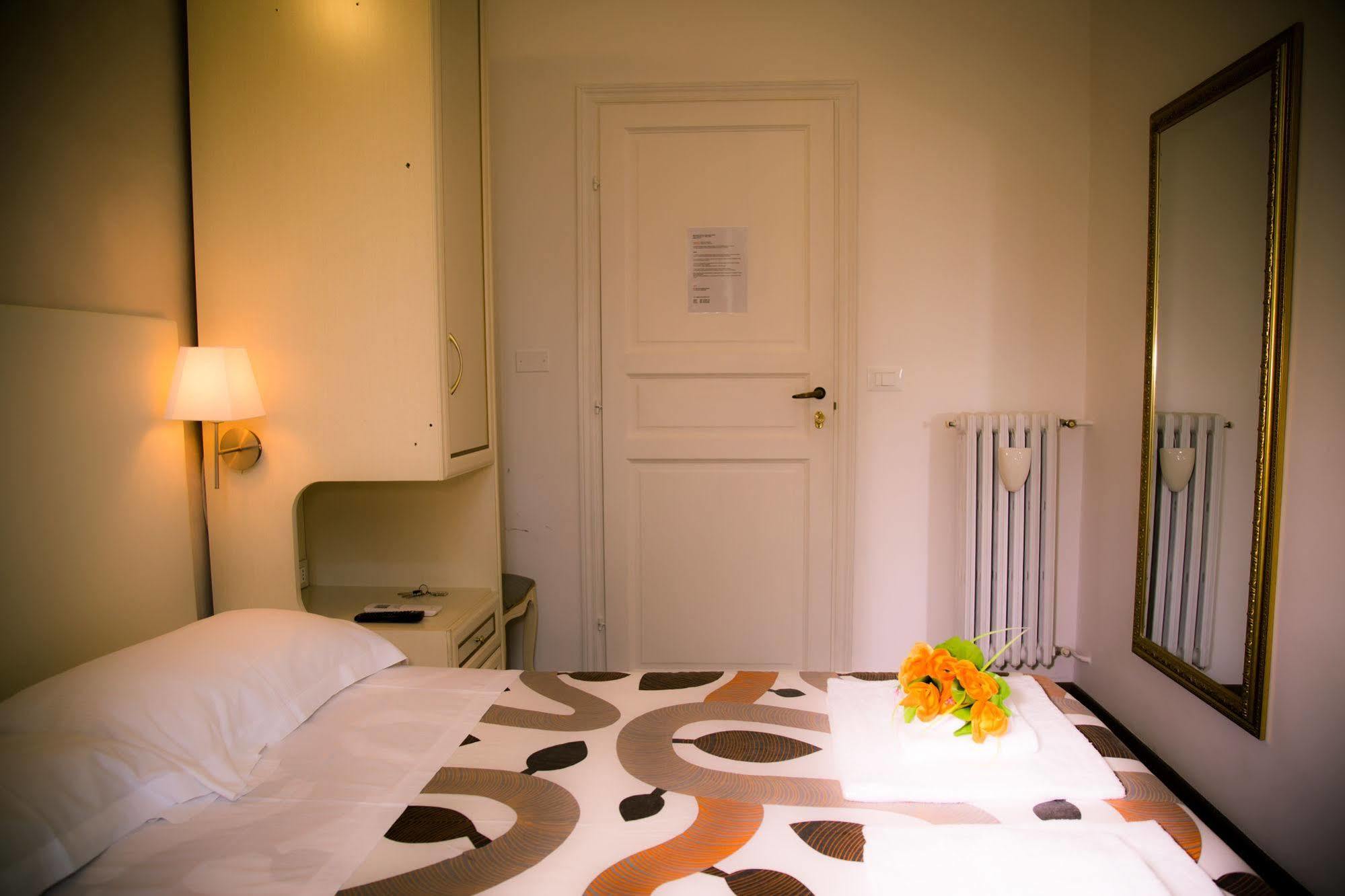 St. Peter Central Rooms B&B Rome Bagian luar foto