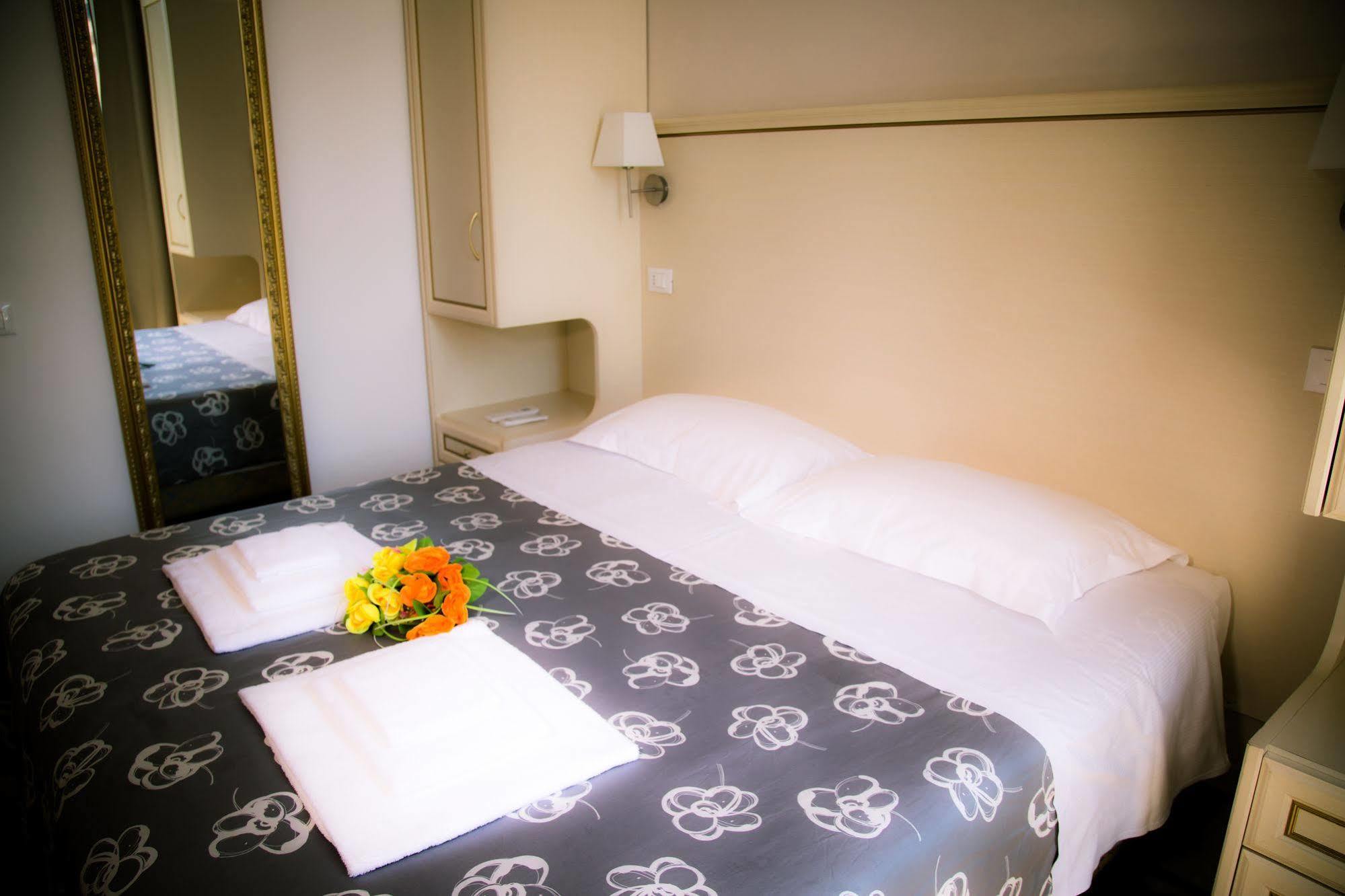 St. Peter Central Rooms B&B Rome Bagian luar foto